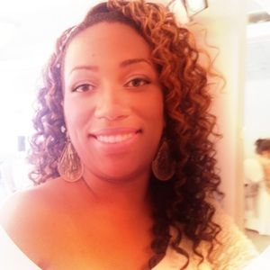 Meet your Posher, Shena